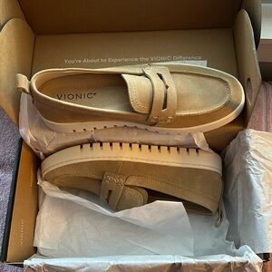 Bionic Uptown suede loafer - Never Worn